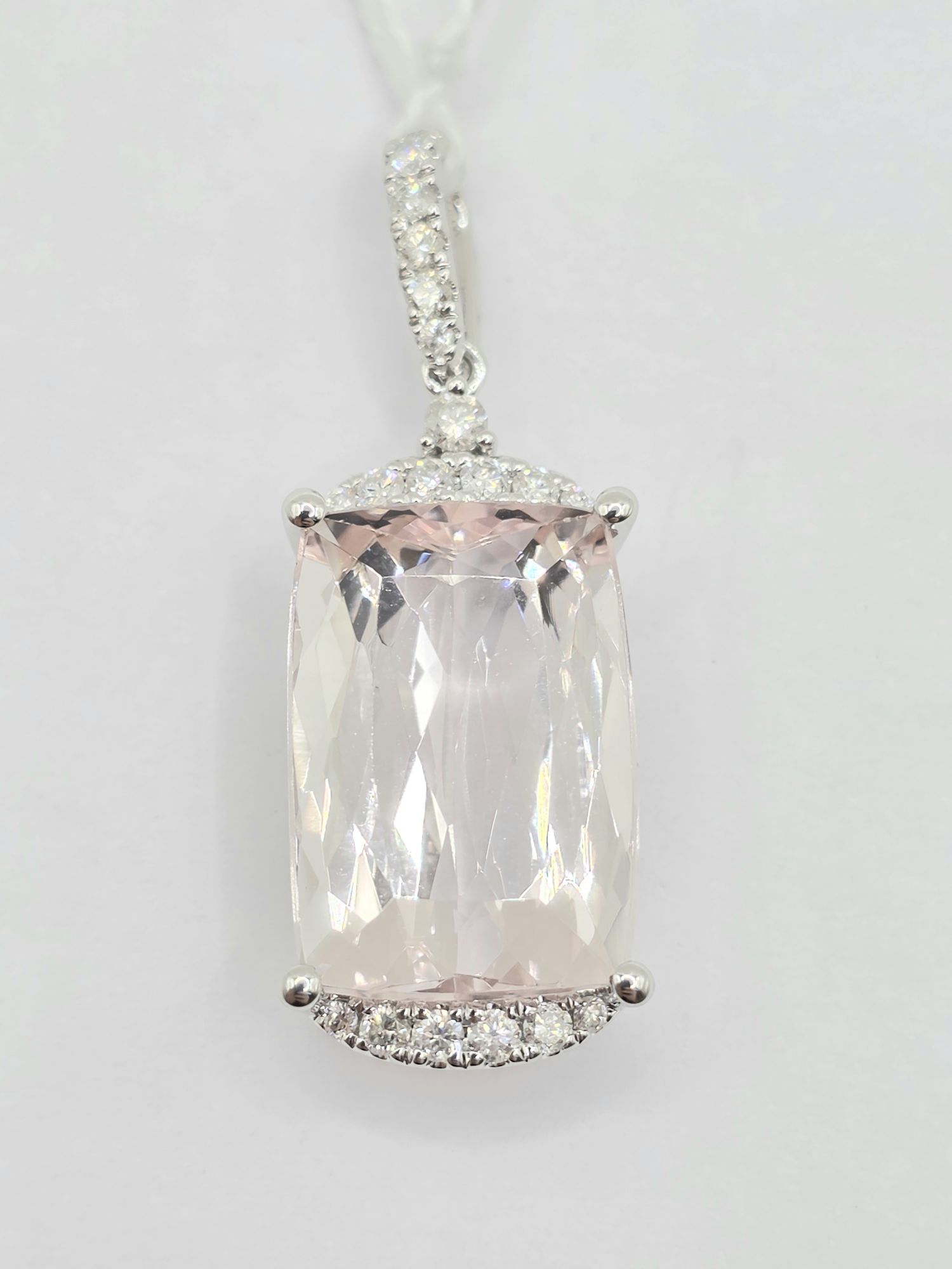 280 · 9CT GOLD MORGANITE PENDANT