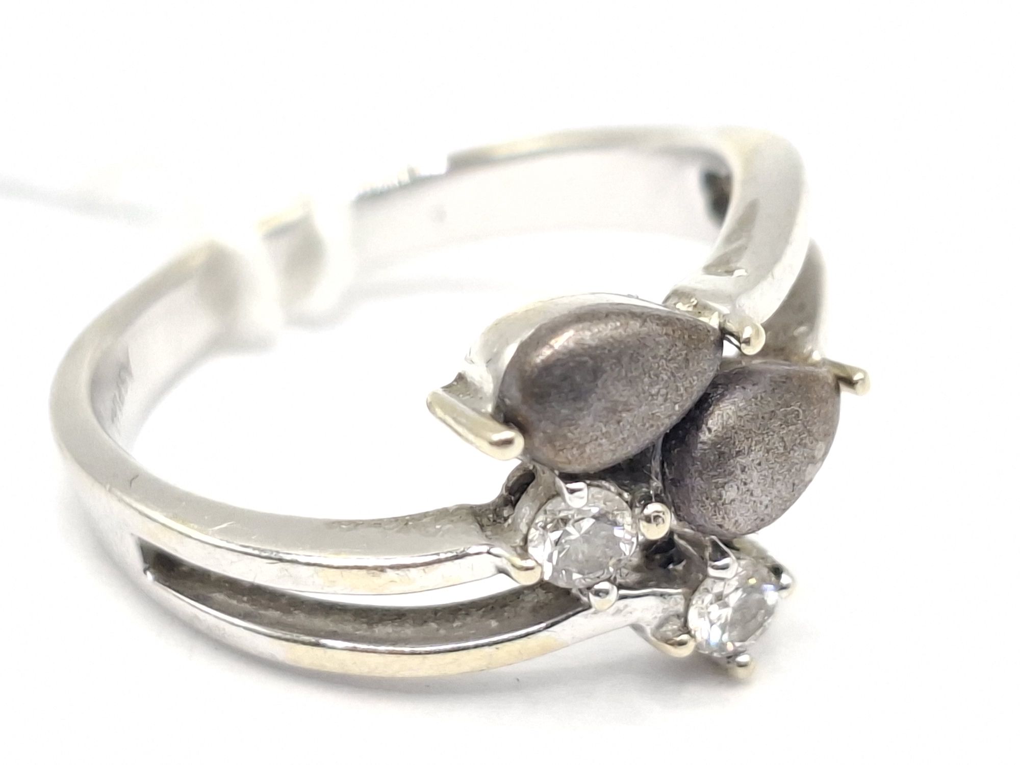 1159 · 18CT GOLD DIAMOND RING