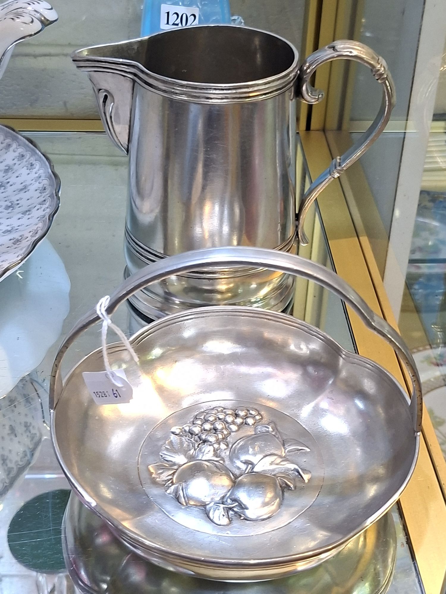 1201 · ITALIAN MARINONI JUG AND BASKET