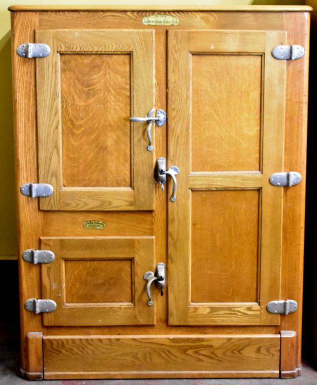 leonard cleanable icebox