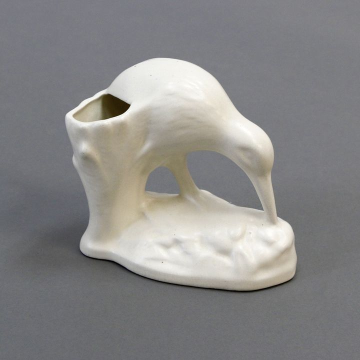 Crown Lynn Potteries, White kiwi vase
