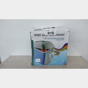 7 5L PORTABLE ELECTRIC COOLING AD WARMING REFRIGERATOR -