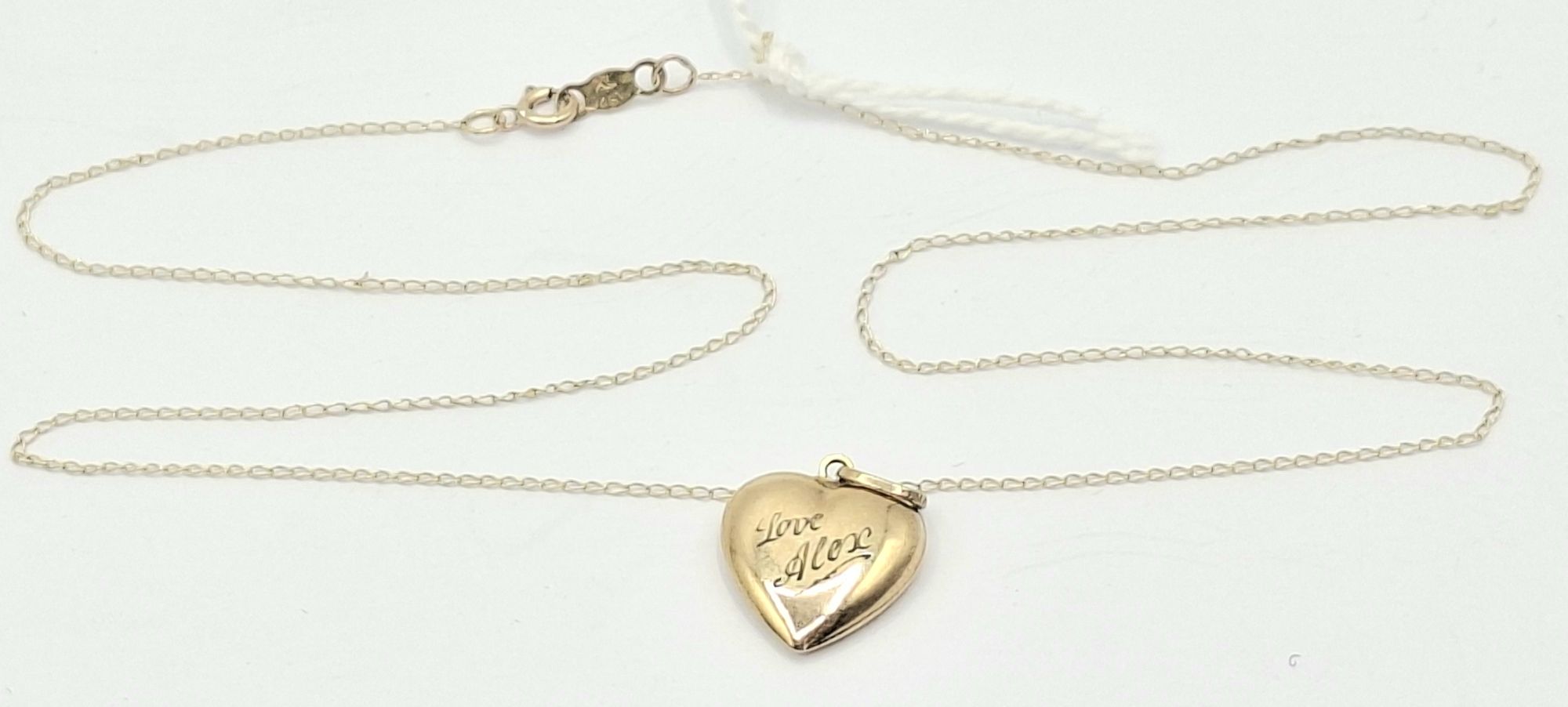 1129 · 9CT HEART PENDANT ON 10CT FINE LINK CHAIN