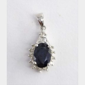 18CT WHITE GOLD PENDANT WITH SAPPHIRE AND 0.070CTS DIAMOND