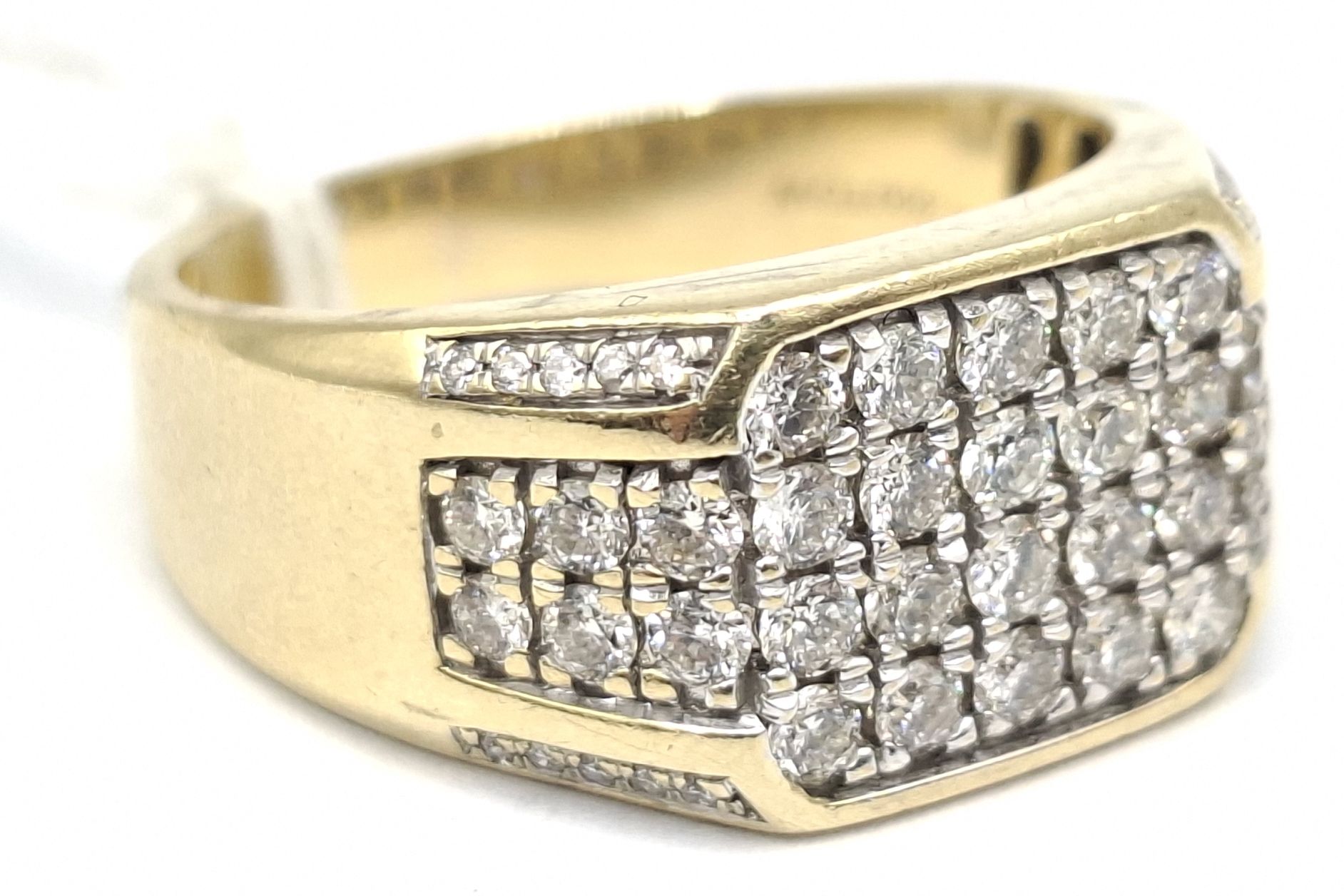 1129 · 10CT GOLD DIAMOND GENTS RING