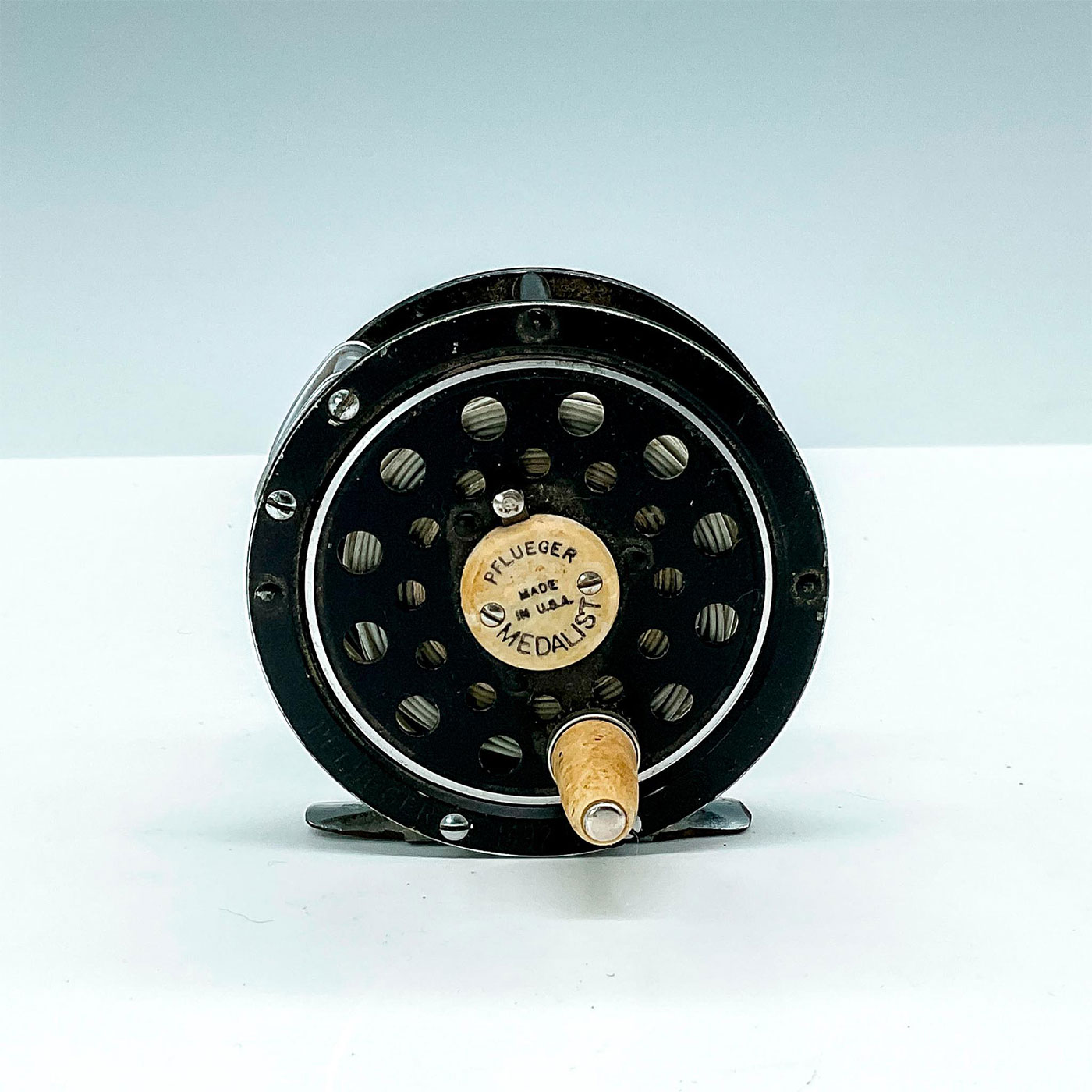 Vintage Pflueger Medalist Fly Reel No. 1492 DA | Lion and Unicorn