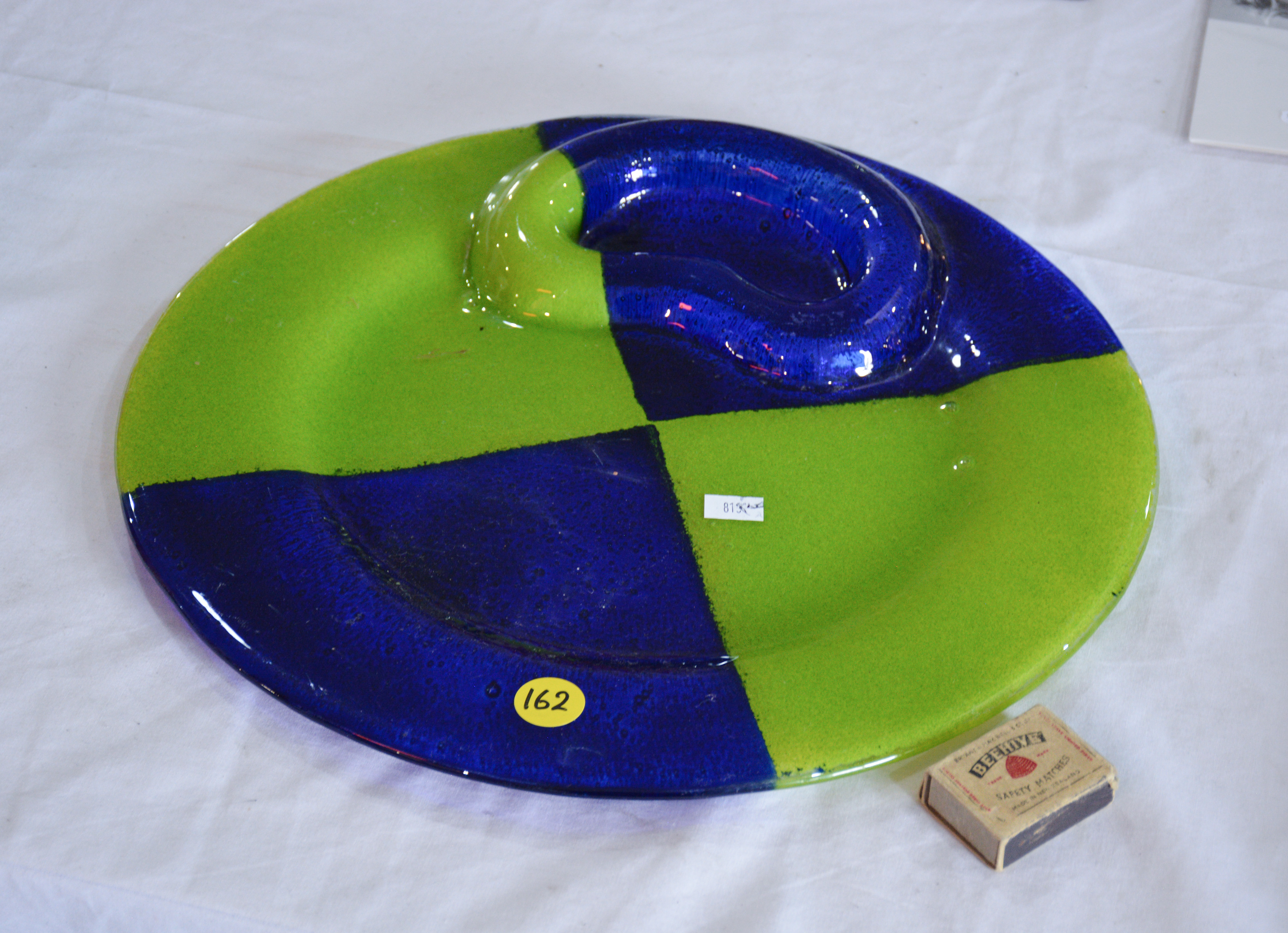 Glass Vintage Serving Platter — NZ auction result