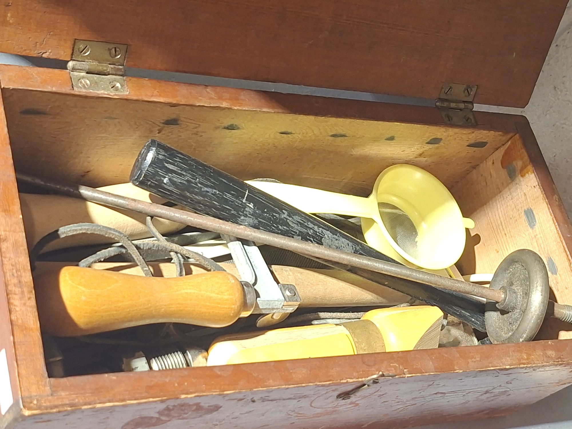 COLLECTION OF JEWELLERY MAKING TOOLS