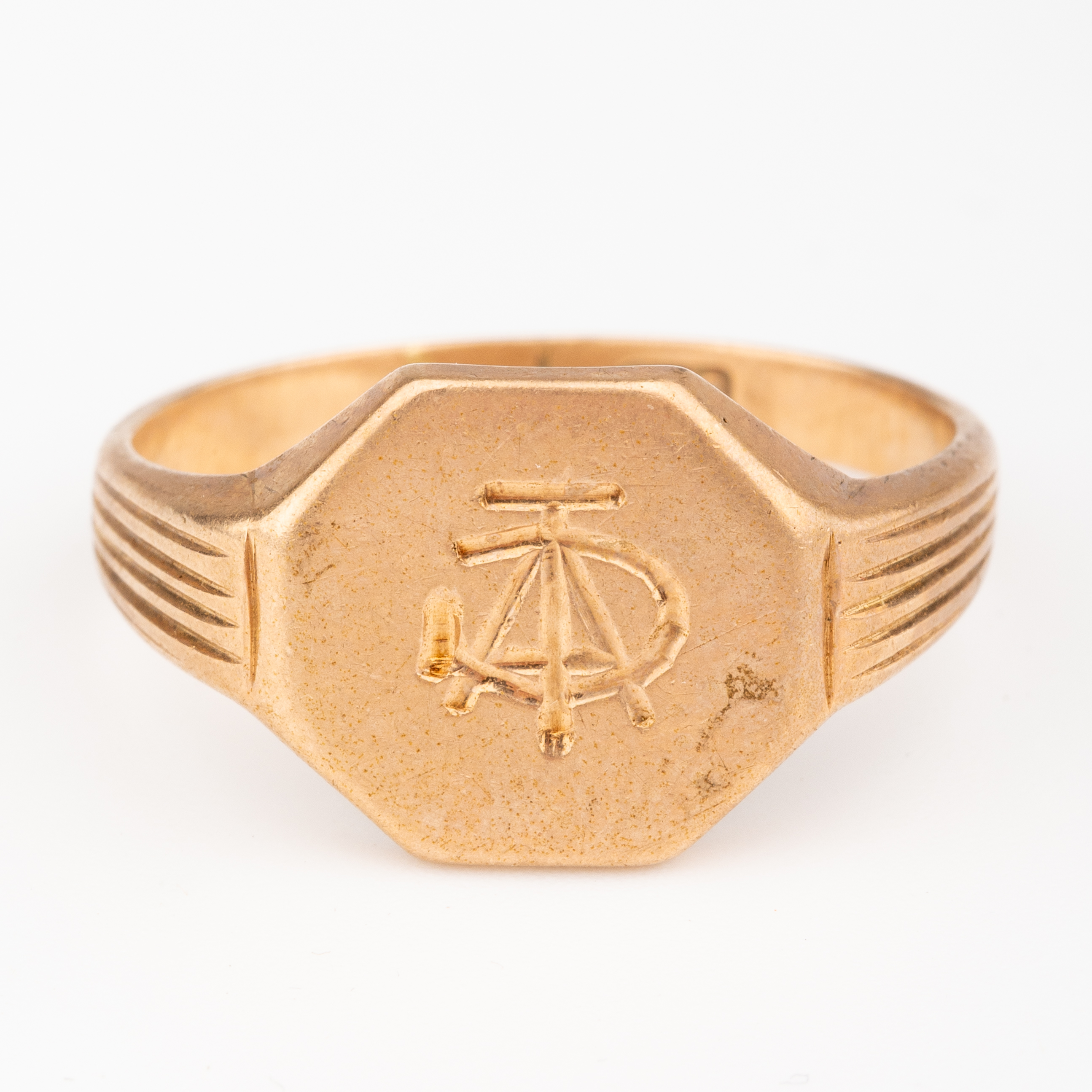 2 · Signet Ring in 9ct Gold,  VF