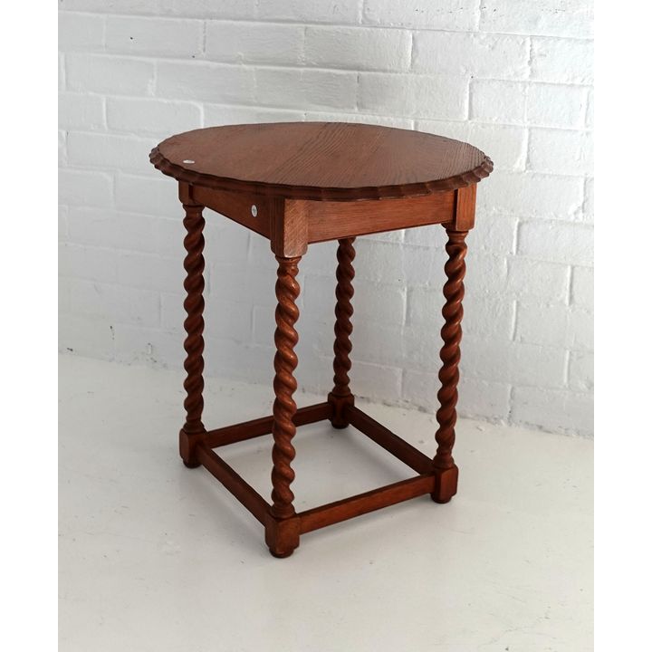 OAK LAMP TABLE