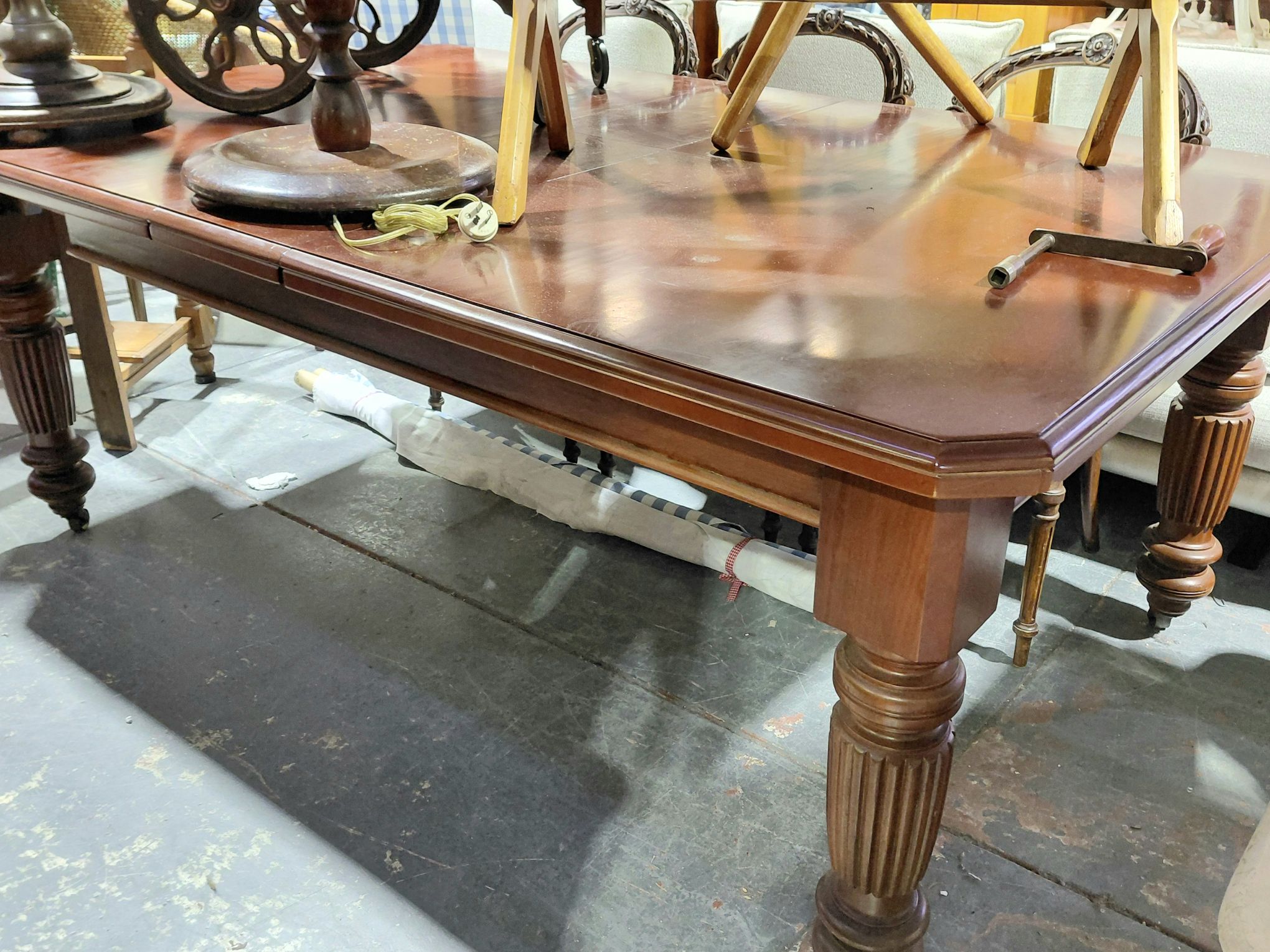 178 · DINING TABLE