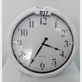 50CM WHITE DISTRESSED LOOK QUARTZ WALL CLOCK -