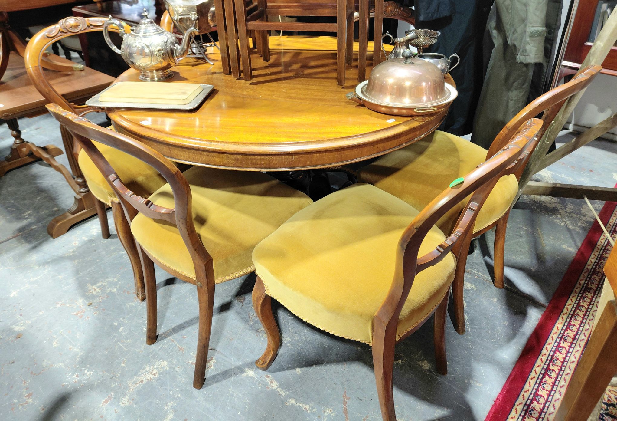 163 · MAHOGANY TABLE AND CHAIRS