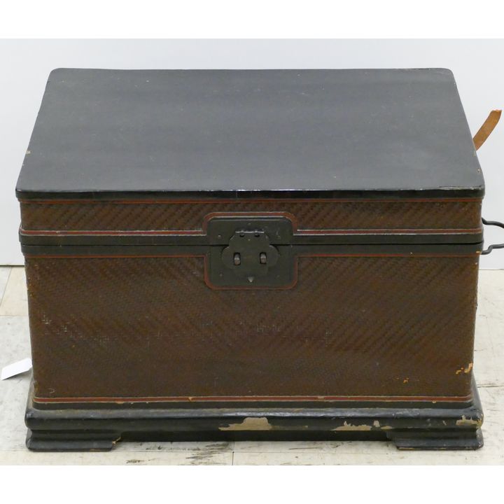 Fine Japanese Meiji Lacquered Woven Trunk 12''x19''x14''