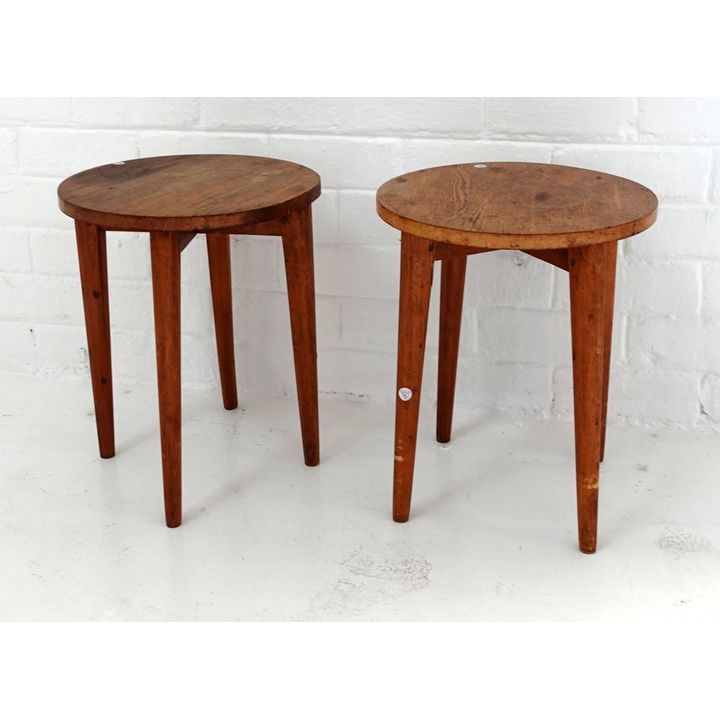 PAIR OF CIRCULAR SIDE TABLES