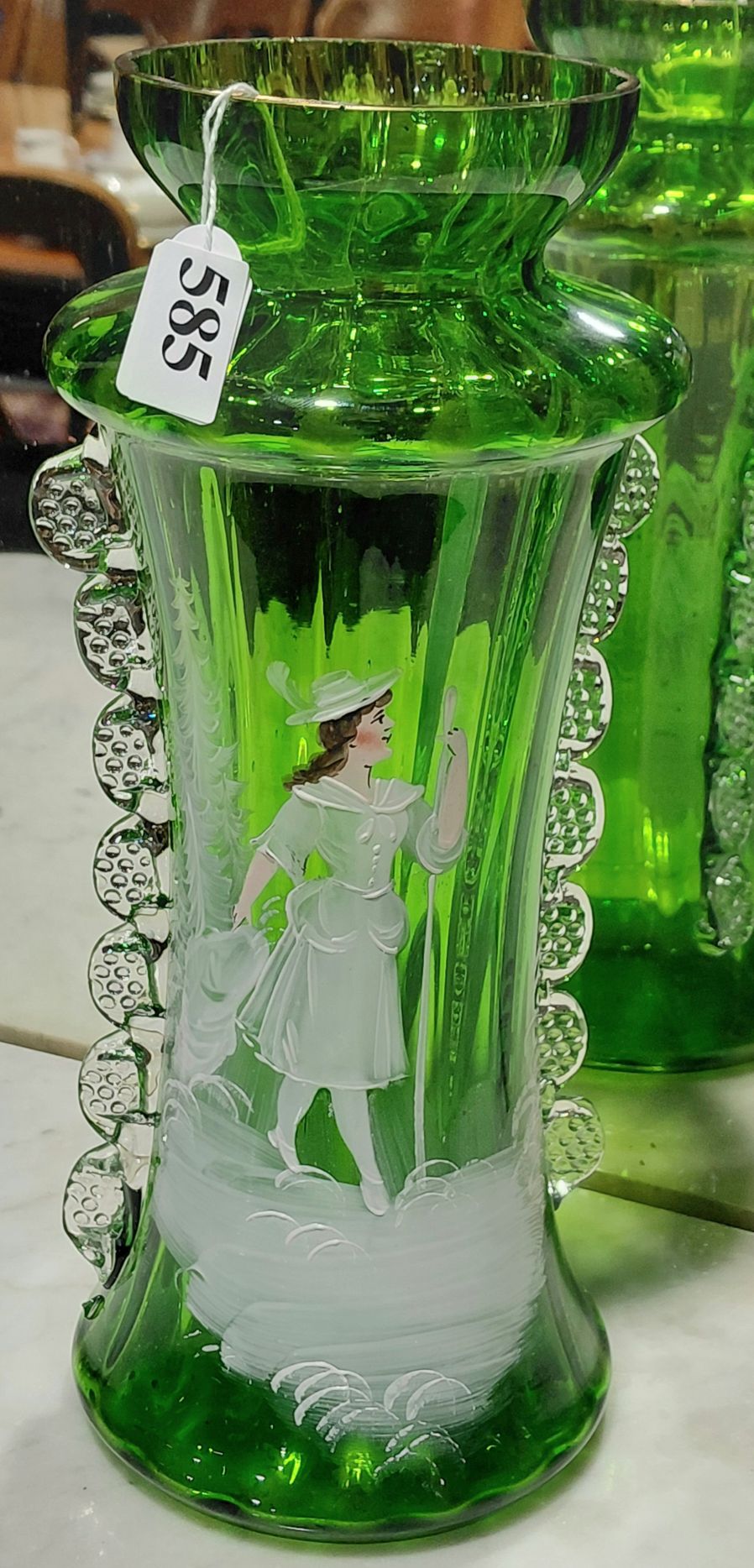 585 · MARY GREGORY VASE