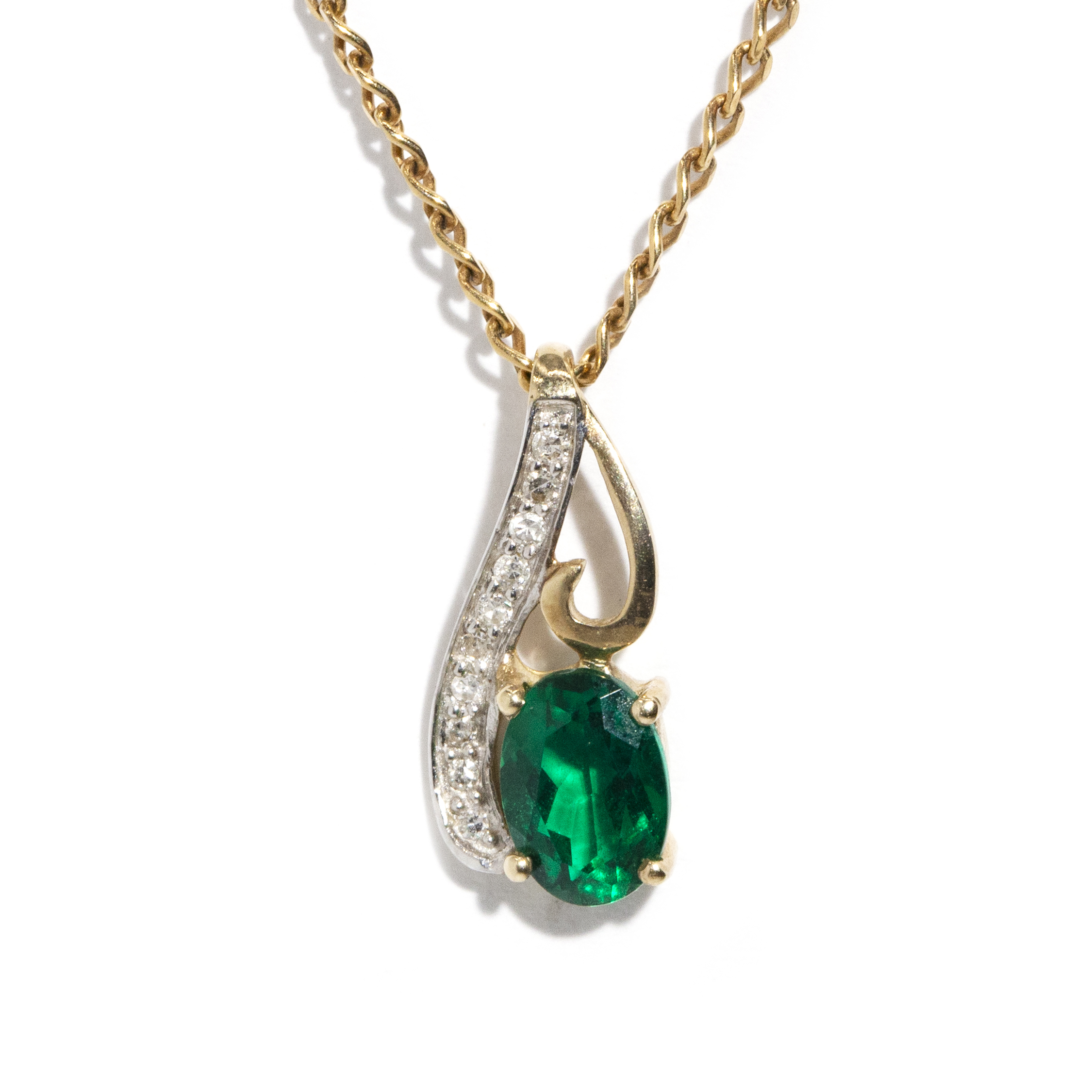 414 · 9 Carat Gold Diamond & Synthetic Emerald with Chain