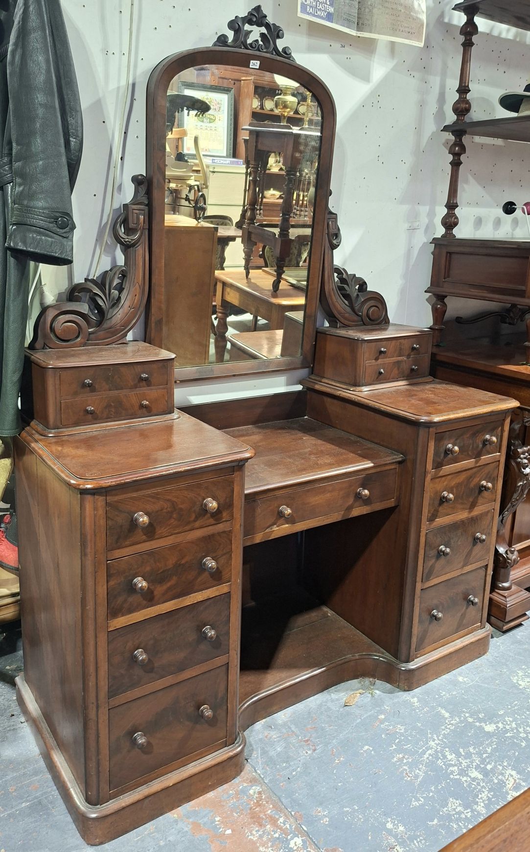 262 · VICTORIAN DRESSING TABLE