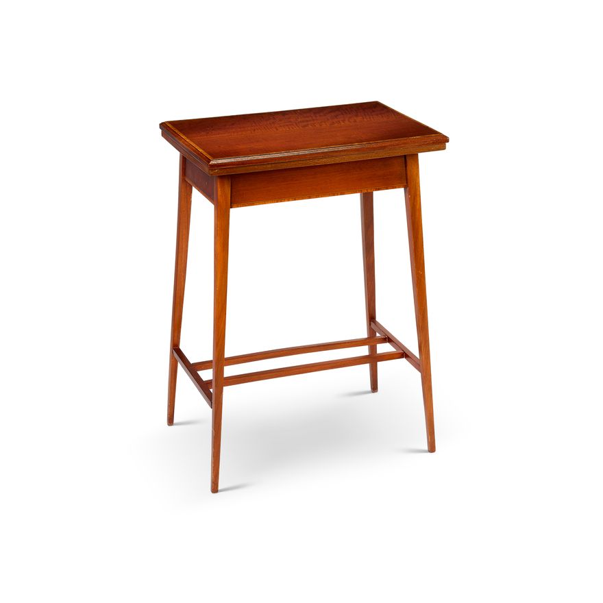 An Edwardian mahogany and satinwood banded card / occasional table