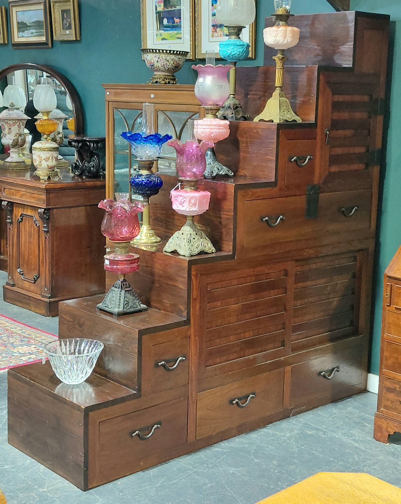 557 · ANTIQUE JAPANESE KAIDAN TANSU