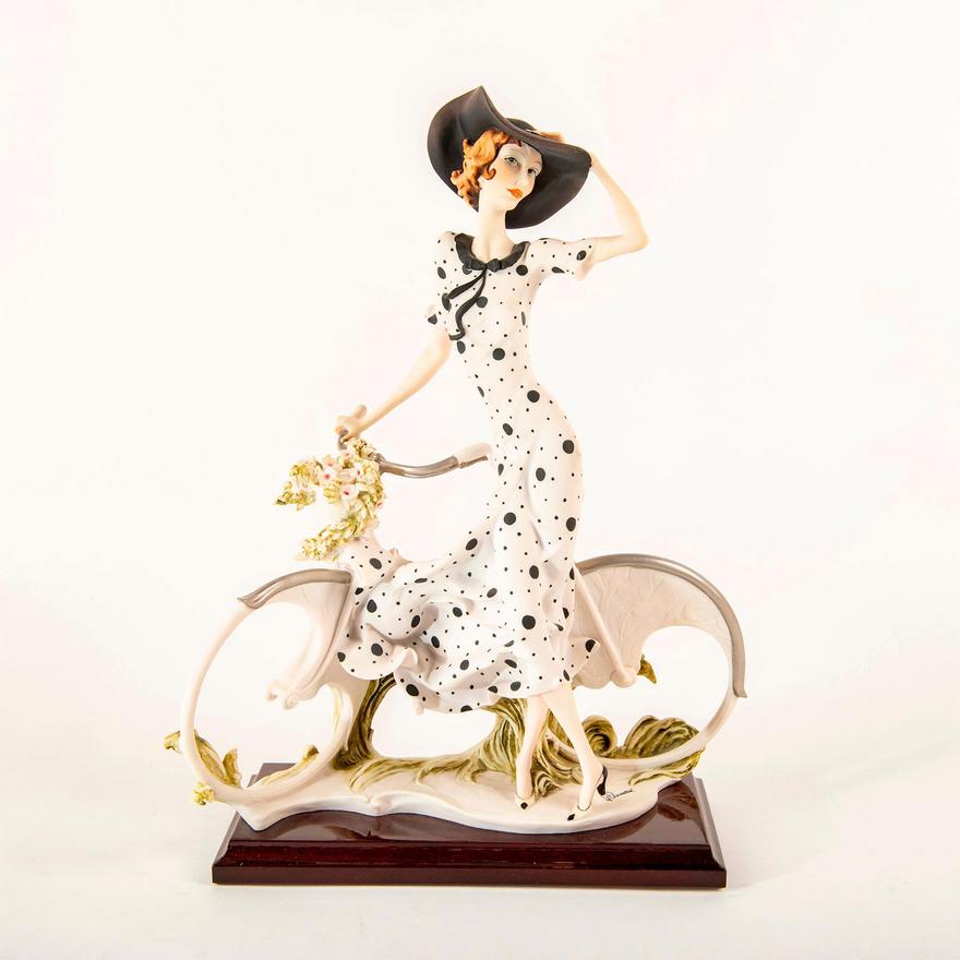 Florence Giuseppe Armani Woman in Polka Dots Figurine | Lion and Unicorn