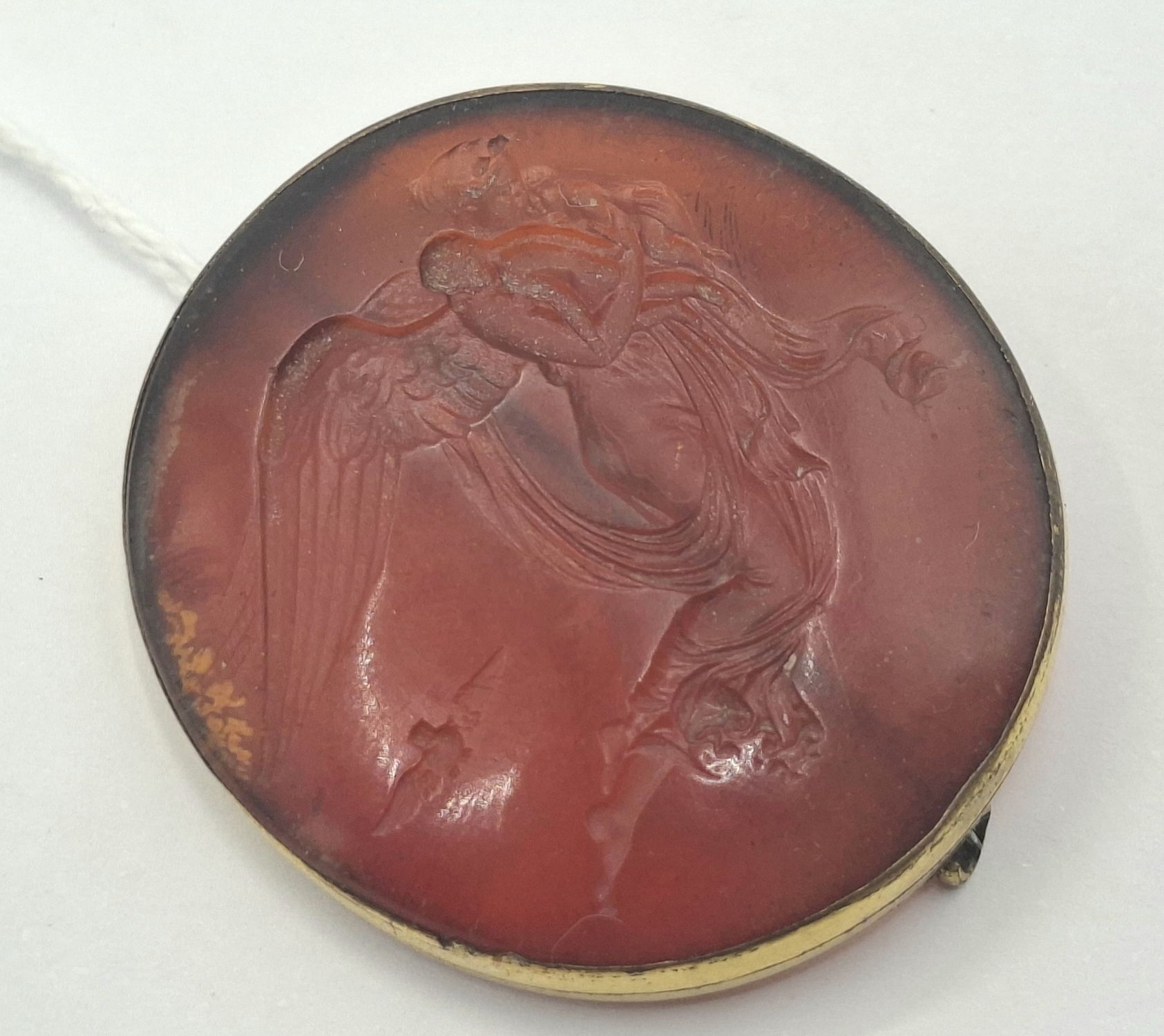 225 · ANTIQUE INTAGLIO BROOCH