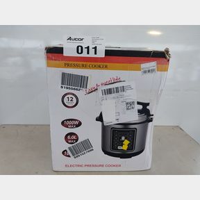 MULTIFUNCTIONAL SMART DIGITAL PRESSURE COOKER -