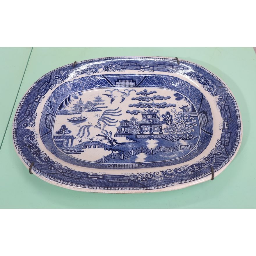 EARLY 20TH CENTURY ENGLISH BLUE AND WHITE MEAT PLATTER