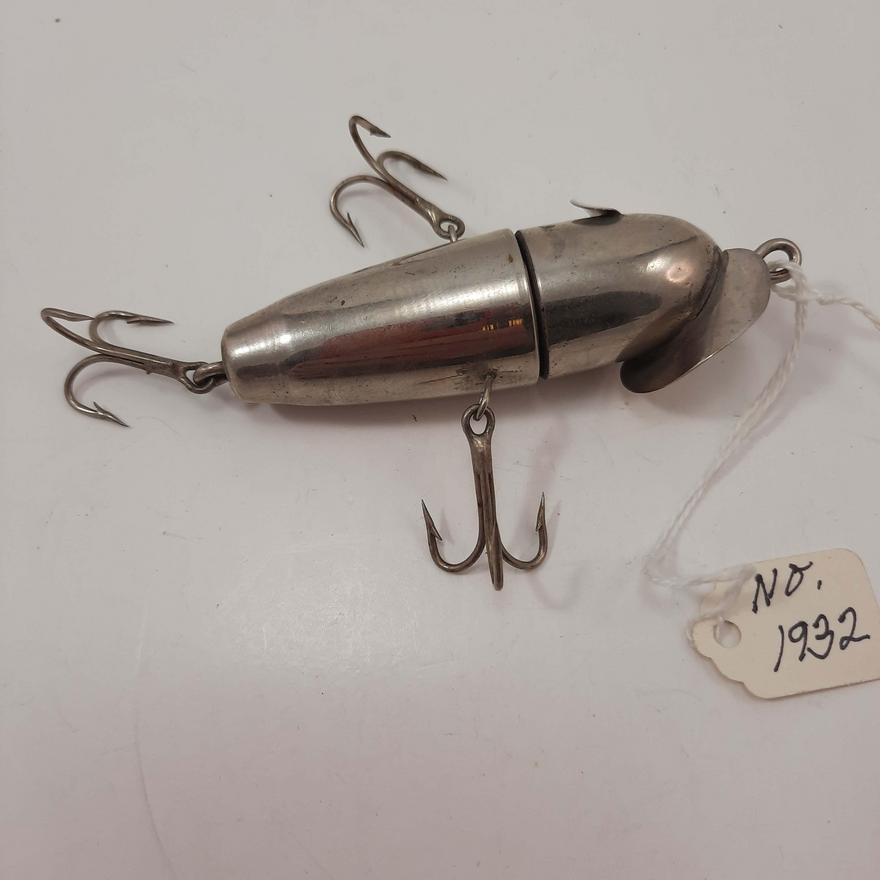Vintage Shakespeare Fishing Reel Oil Tin  Vintage fishing lures, Antique  fishing lures, Shakespeare fishing