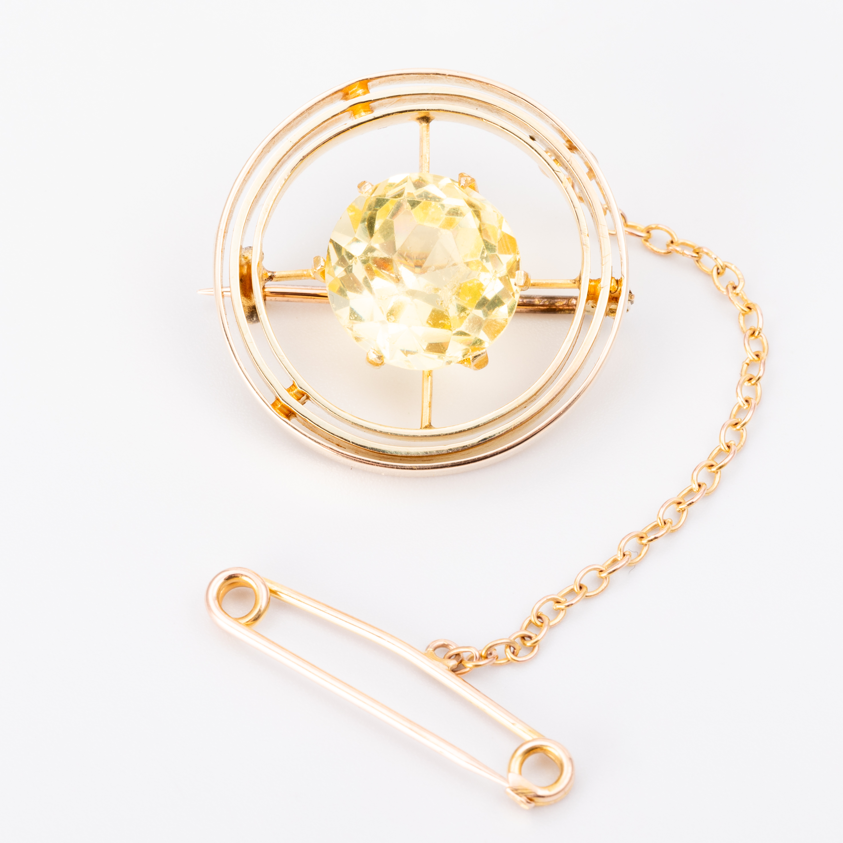 Round Yellow Stone Brooch 15ct
