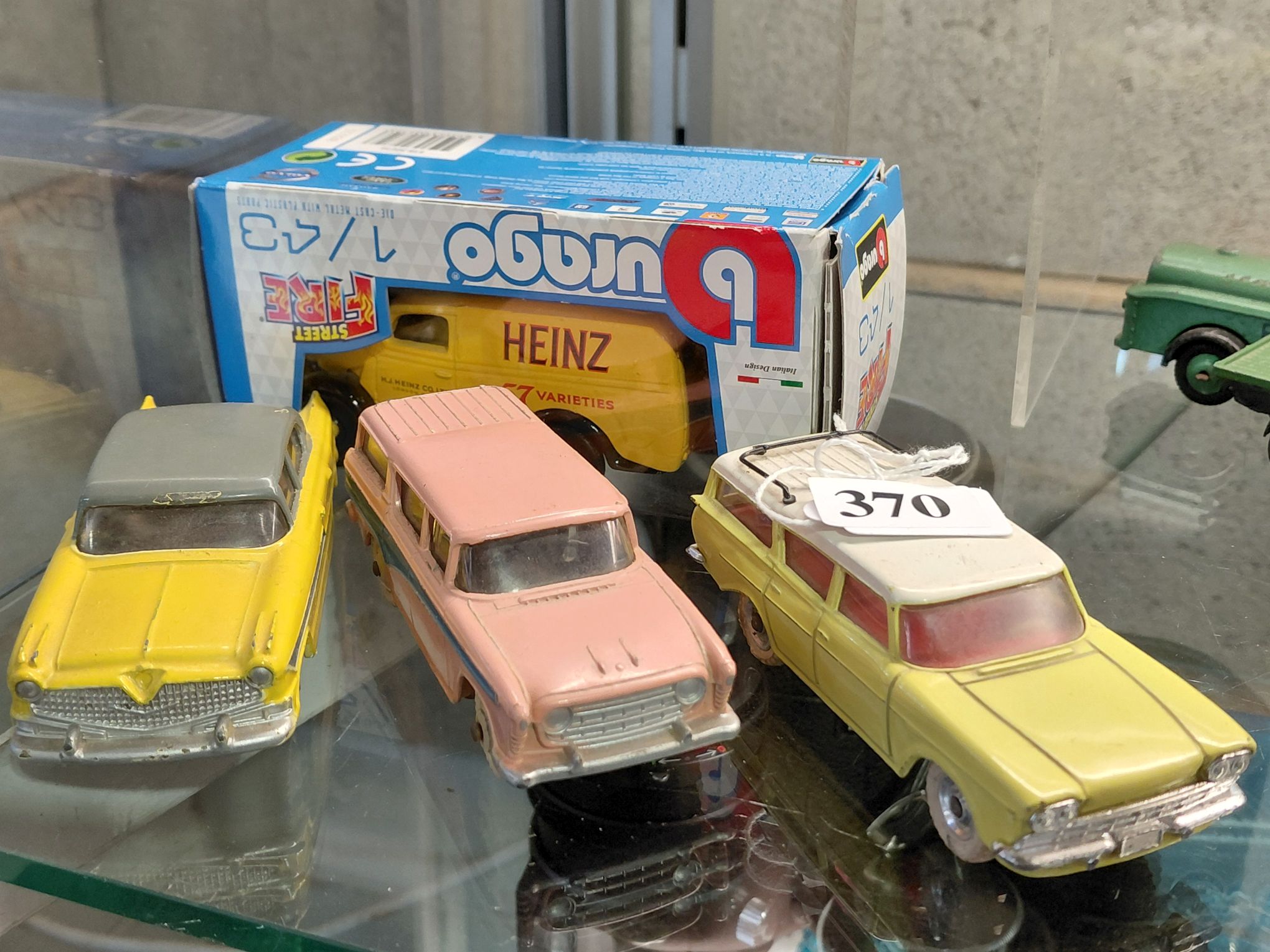 370 · DINKY TOY CARS