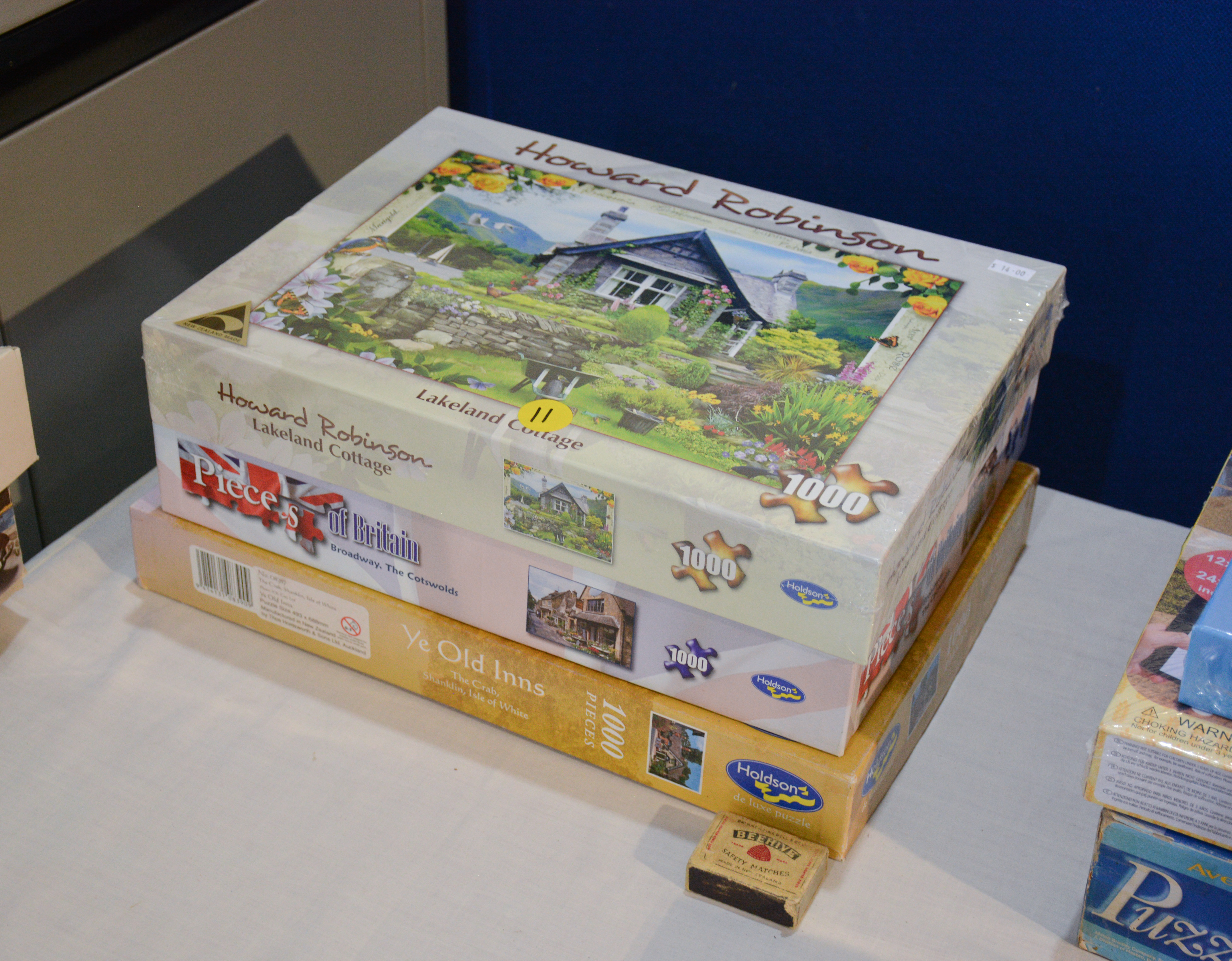 1,000pc Jigsaw Puzzles x 3 β sold at auction in New Zealand for $30