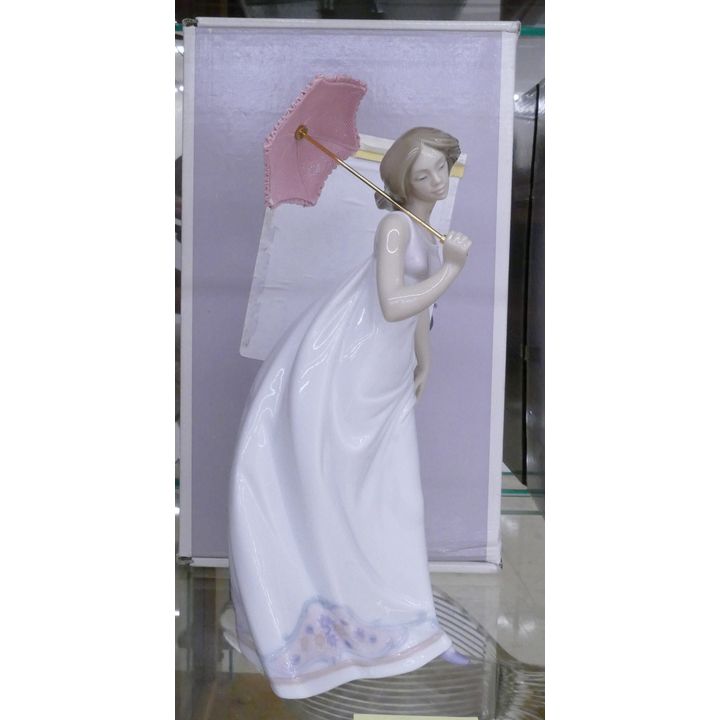 Lladro 7644 'Innocence in Bloom' Figure in Box