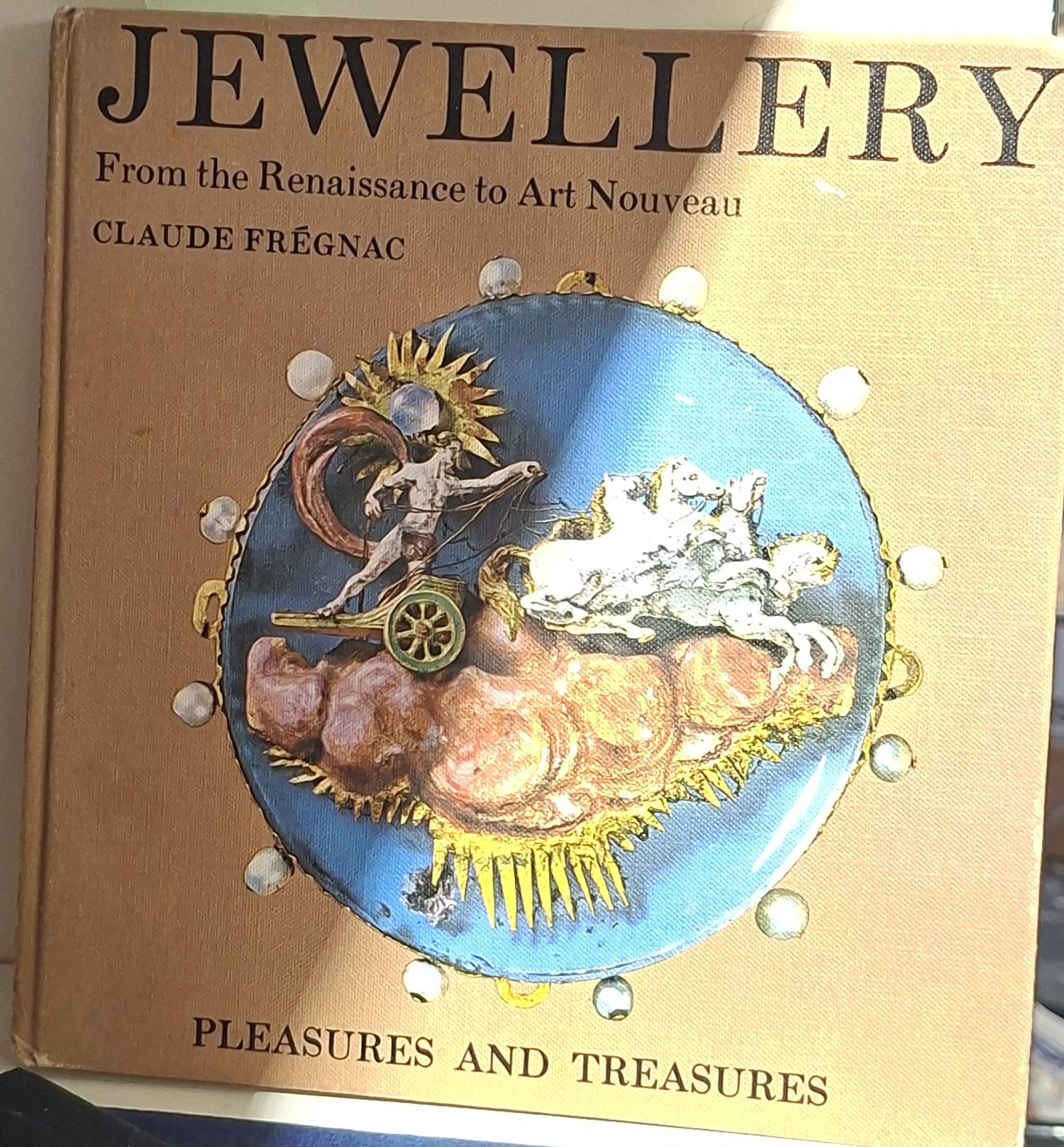 1460 · JEWELLERY BOOK