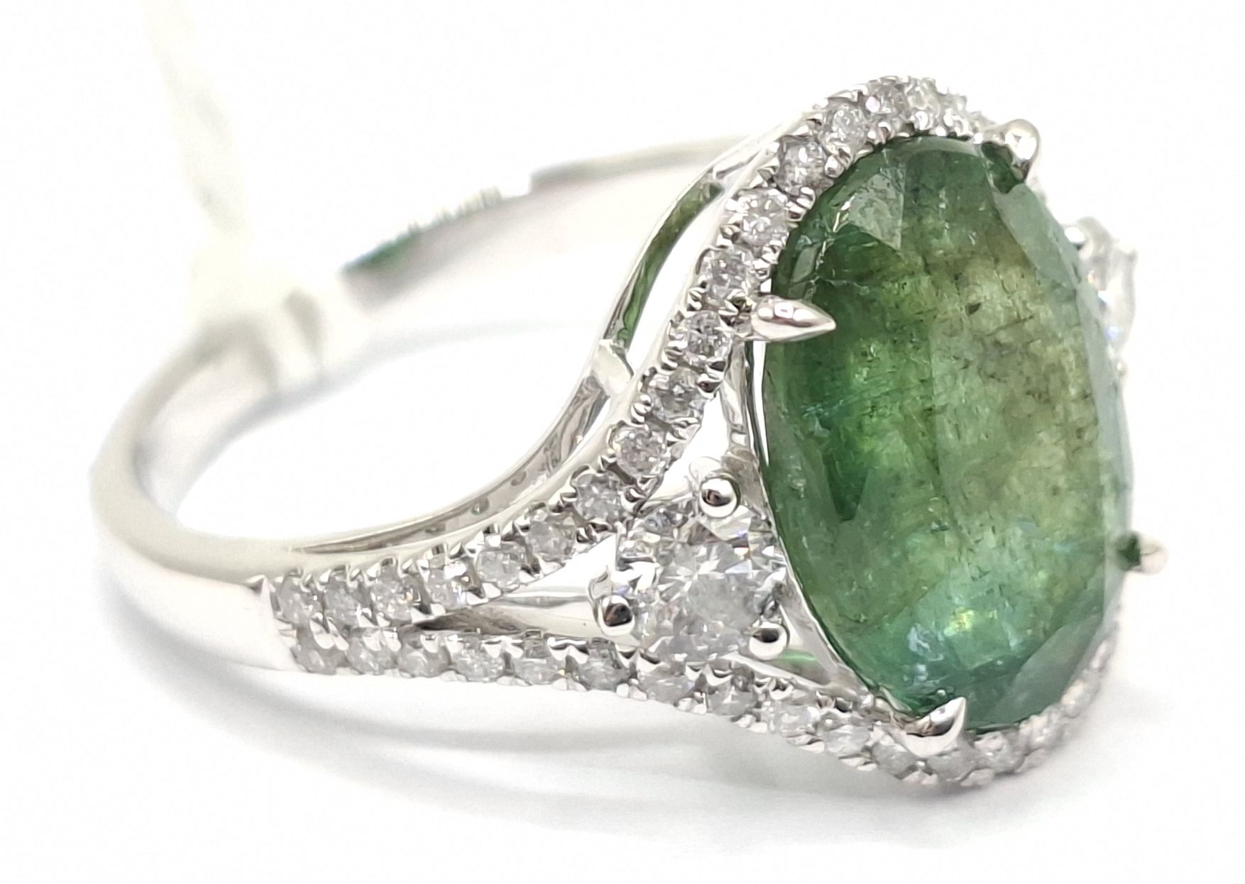 14k White Gold Emerald Ring