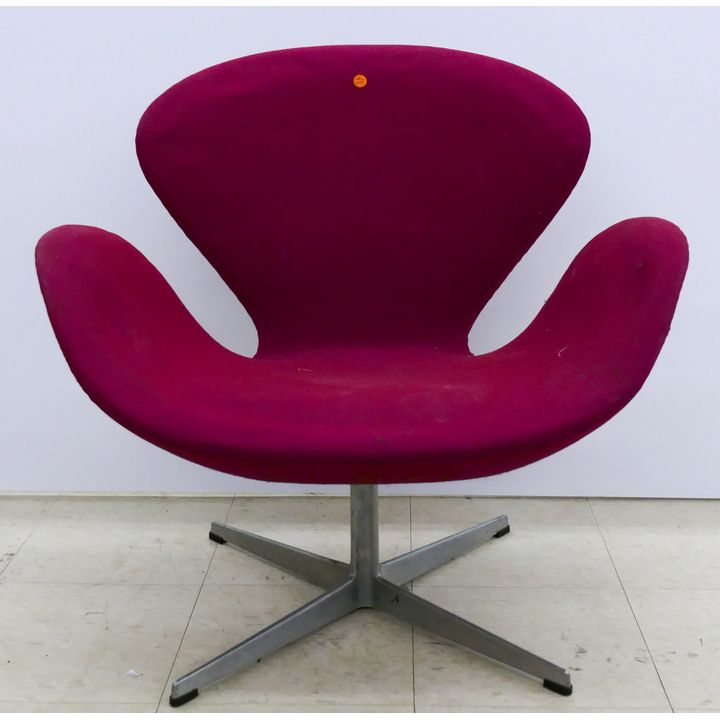 Arne Jacobsen for Fritz Hansen ''Swan'' Chair 30''x30''x26''