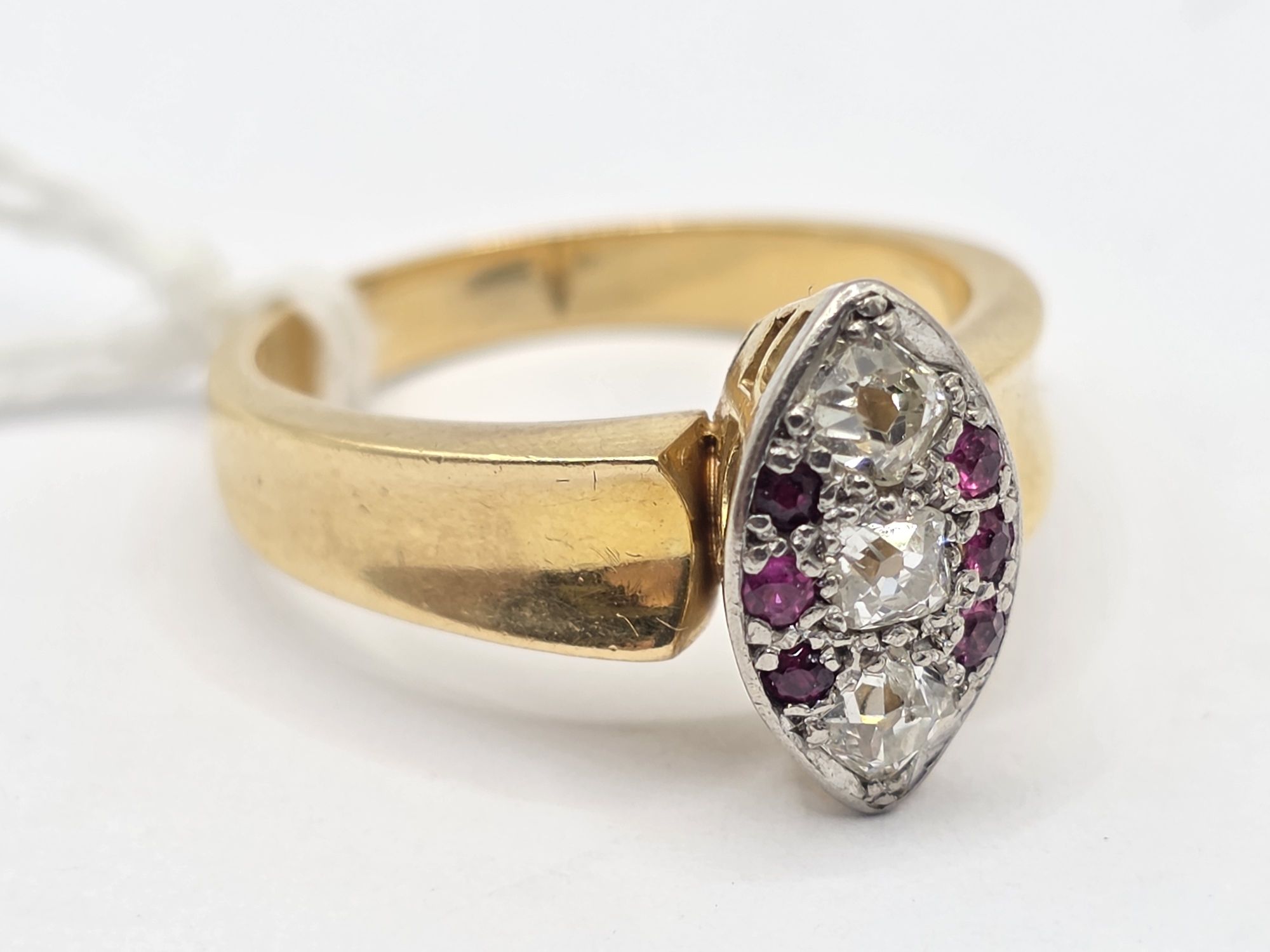 305 · 18CT GOLD RUBY DIAMOND RING