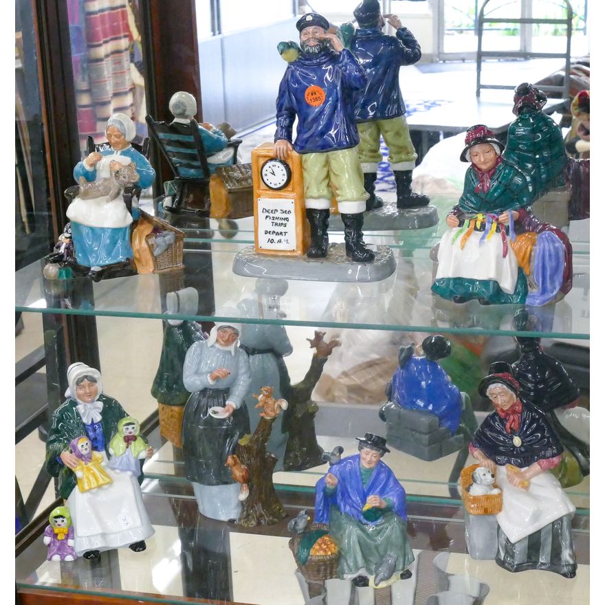 7pc Royal Doulton Porcelain Figurines 5'' to 9'' - Some with boxes