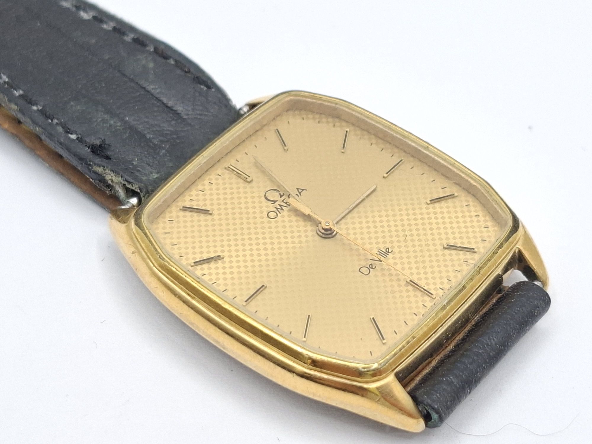 1005 · OMEGA DEVILLE GENTS WRIST WATCH