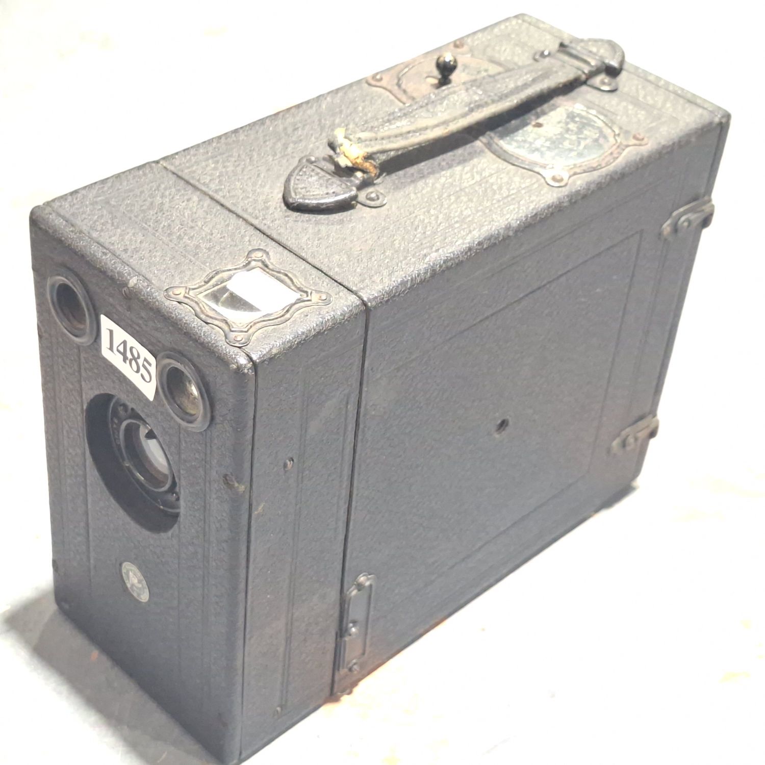 VINTAGE CAMERA