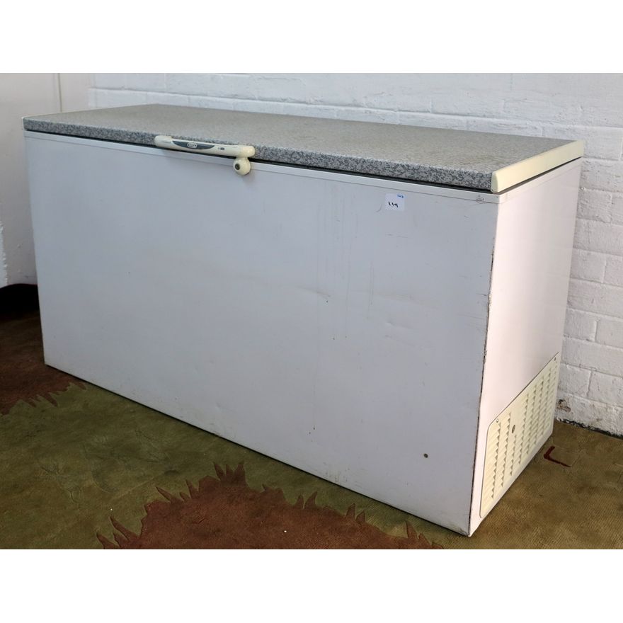 DEFY CHEST FREEZER