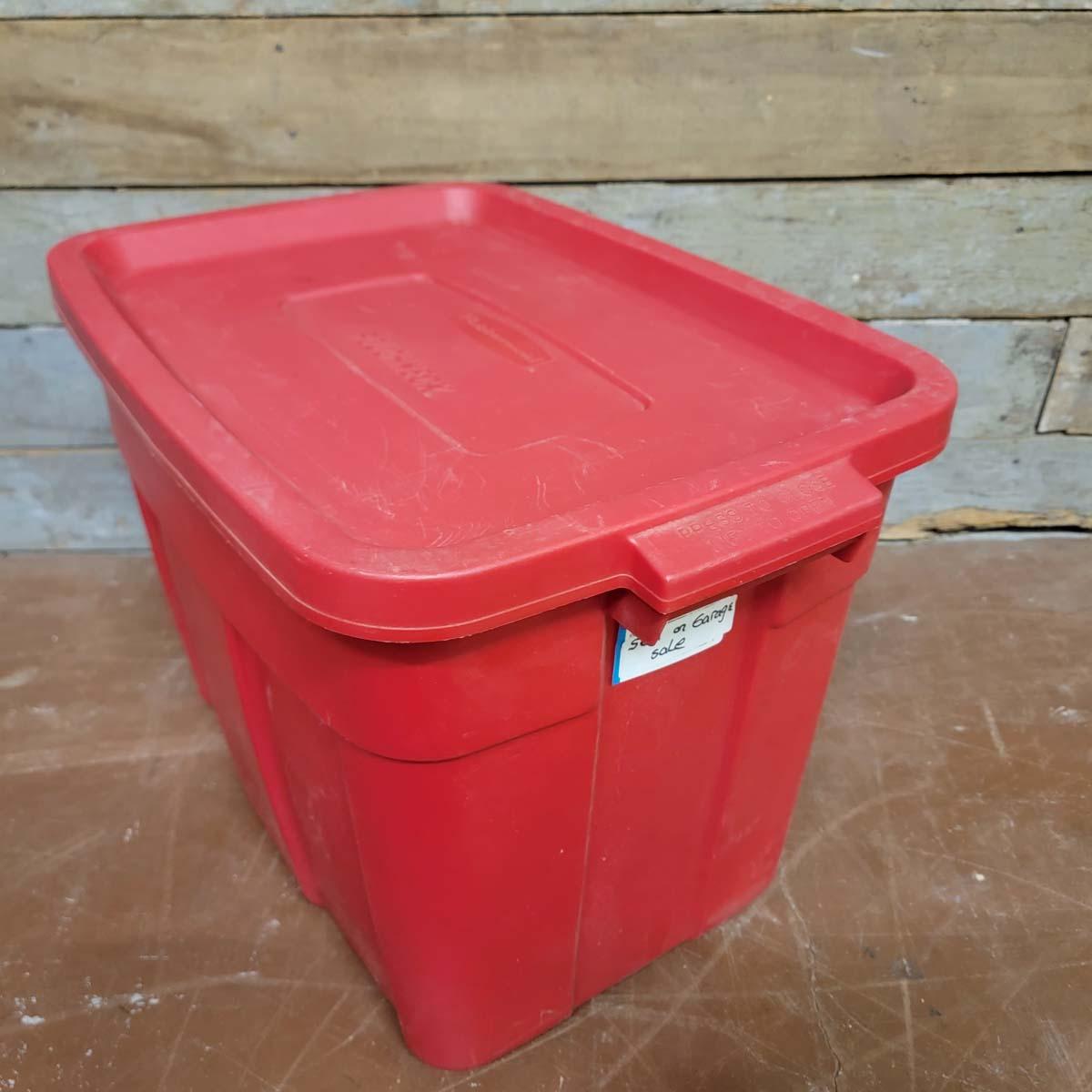 Biddergy - Worldwide Online Auction and Liquidation Services - Rubbermaid  18 Gallon Storage Tote w/ Lid