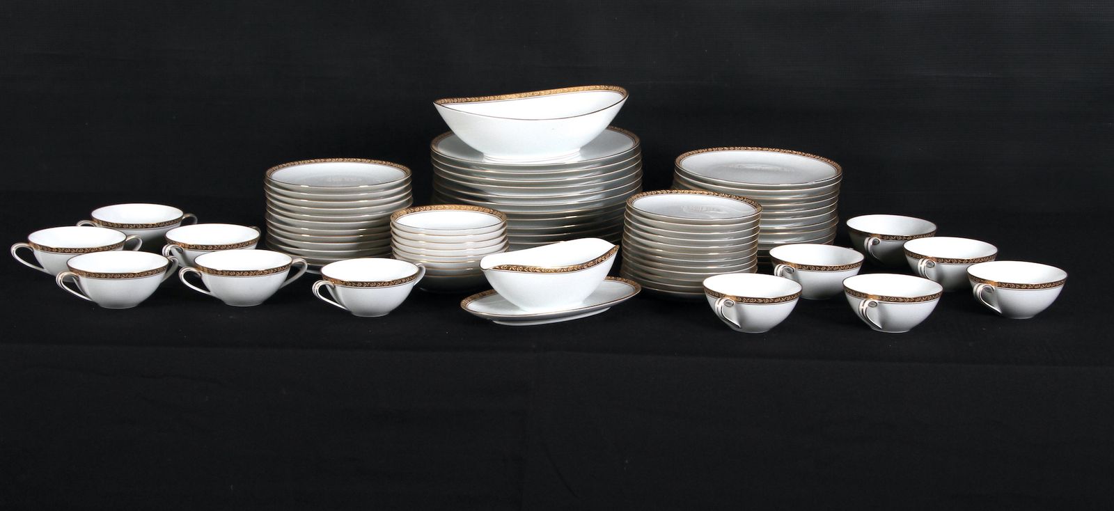 Noritake 'Ashleigh' dinner service | OldJW Auctioneers