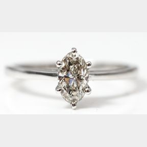 10CTWHITE GOLD RING WITH 0.576CT OVAL DIAMOND LIGHT GREY COLOUR - 51929/3729