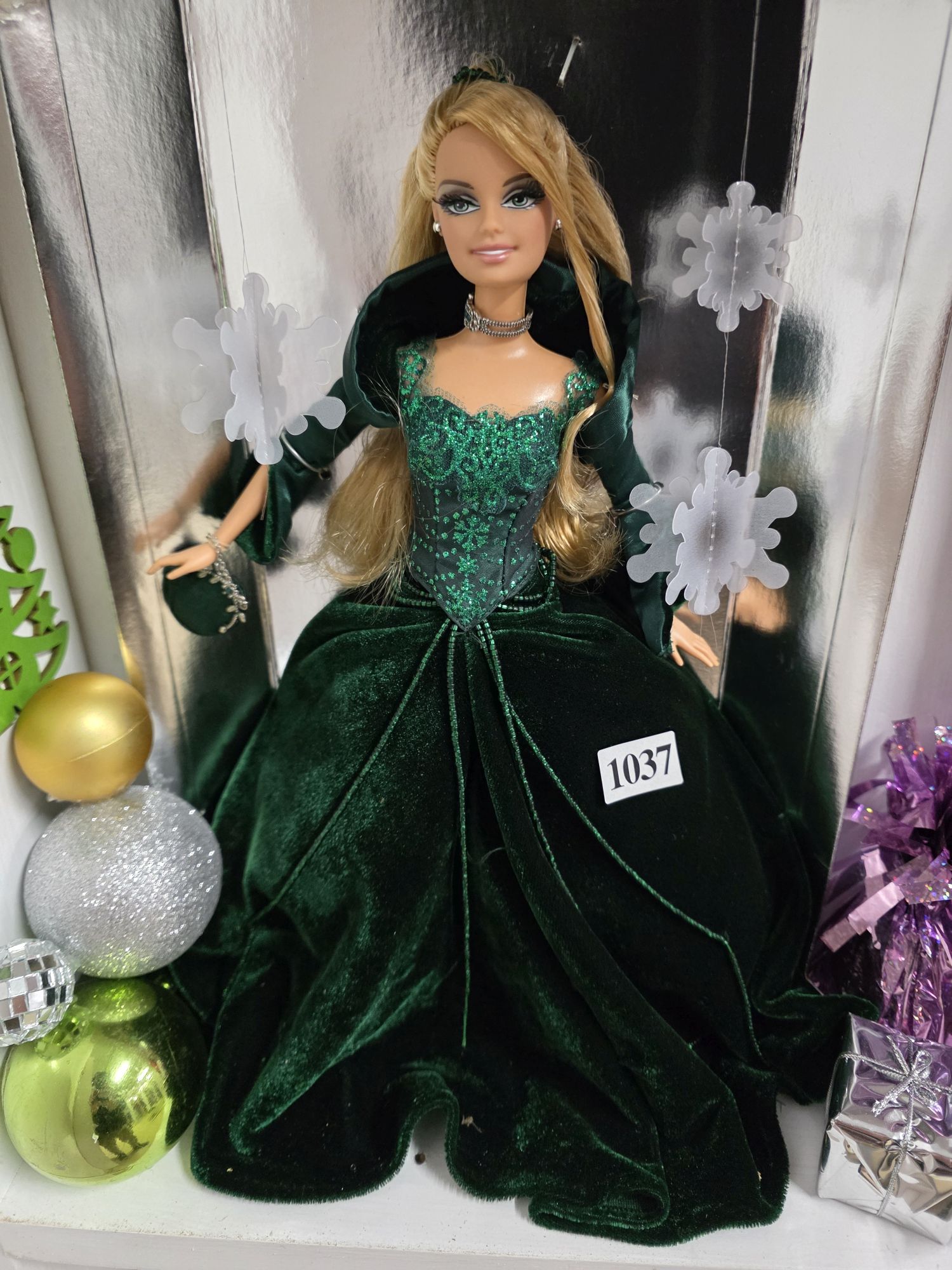 1037 · BARBIE DOLL