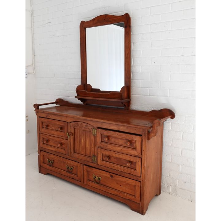 SIDEBOARD