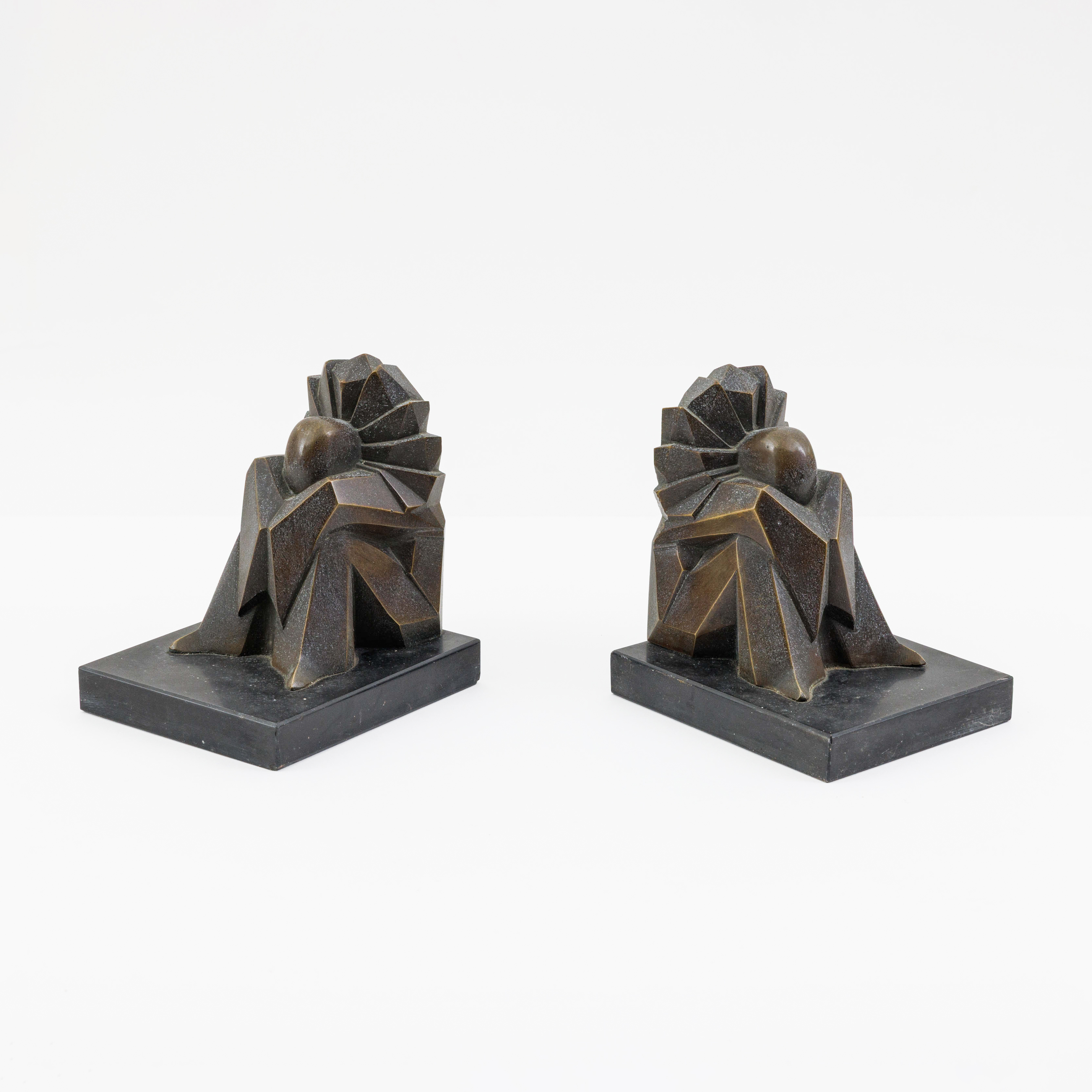 A pair of art deco period Pierrot bookends – kavel bij Bernaerts, Antwerp