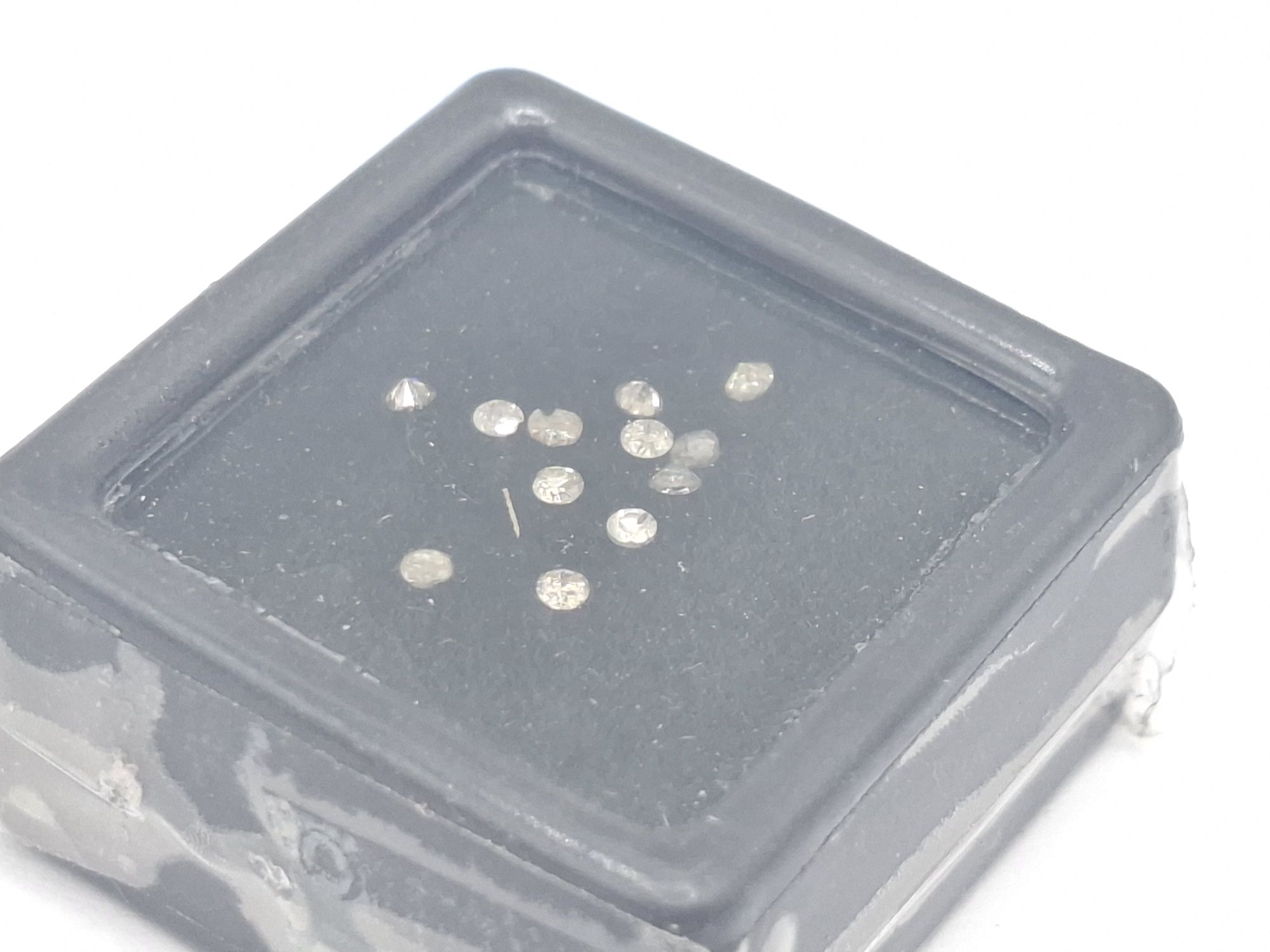 83 · DIAMOND GEMSTONES