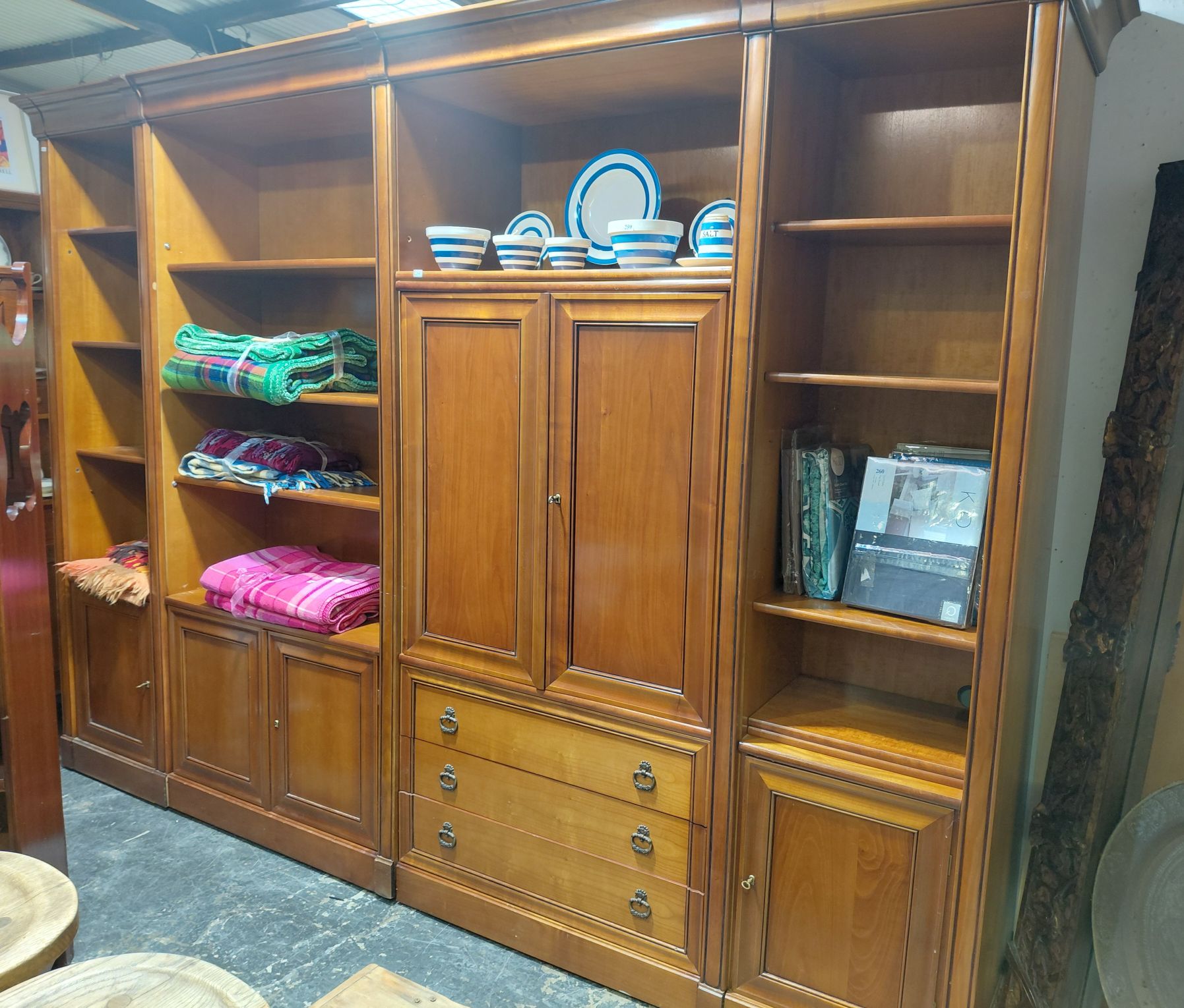 254 · GRANGE FURNITURE WALL UNIT