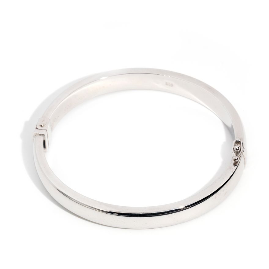 Oval Hinged 9 Carat White Gold Bangle